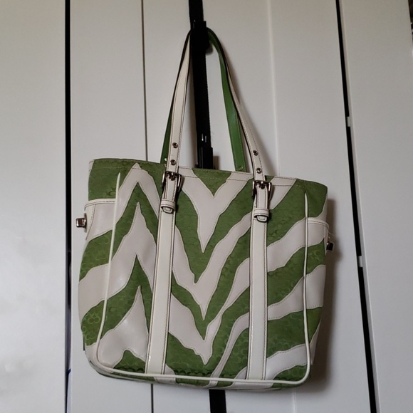 Coach purse - Picture 5 of 8